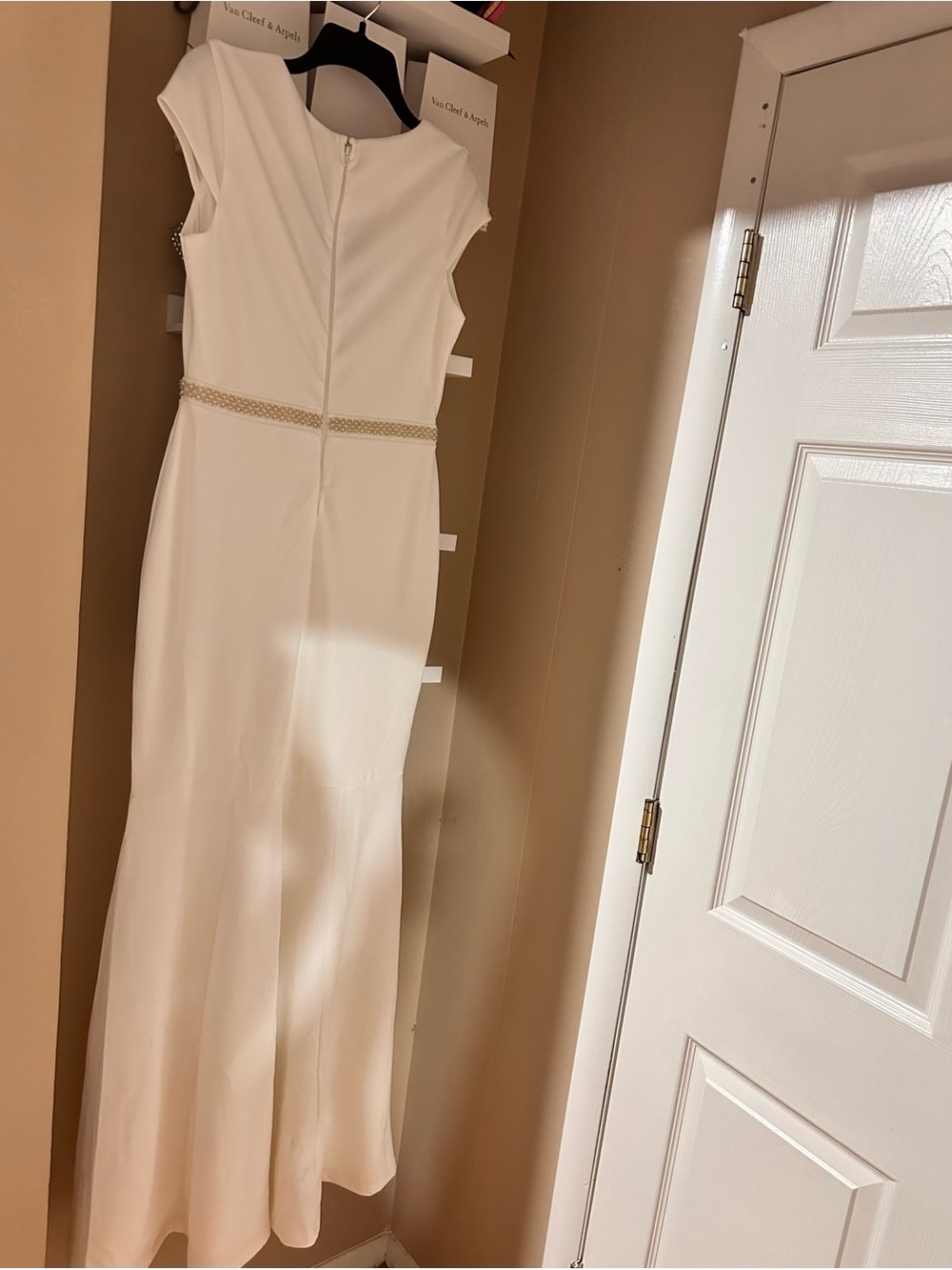 Elegant White Cap-Sleeve Maxi Dress with Beaded Waist - Picture 2 of 7